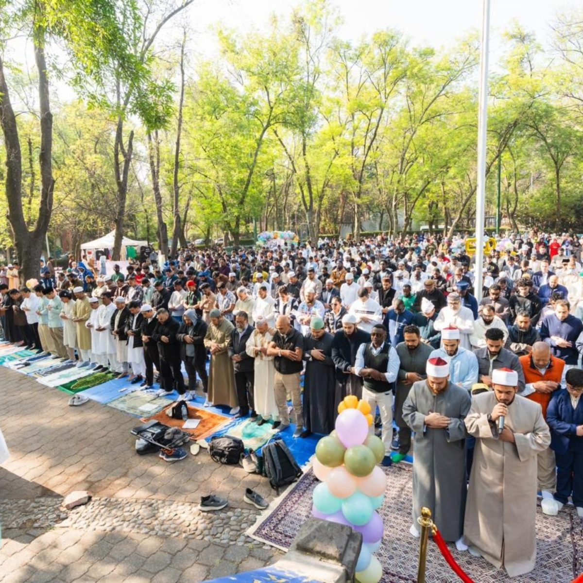 الجالية الإسلامية تحتفل ببهجة بعيد الفطر 2026 في مدينة المكسيك